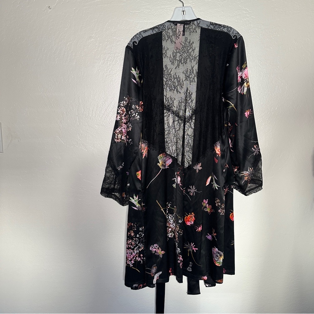 Victoria's Sectet Floral Lace Chantilly Kimono Robe Size XS/S - Picture 2 of 16